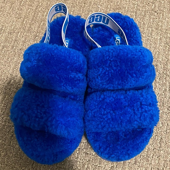 UGG slides - Picture 2 of 3